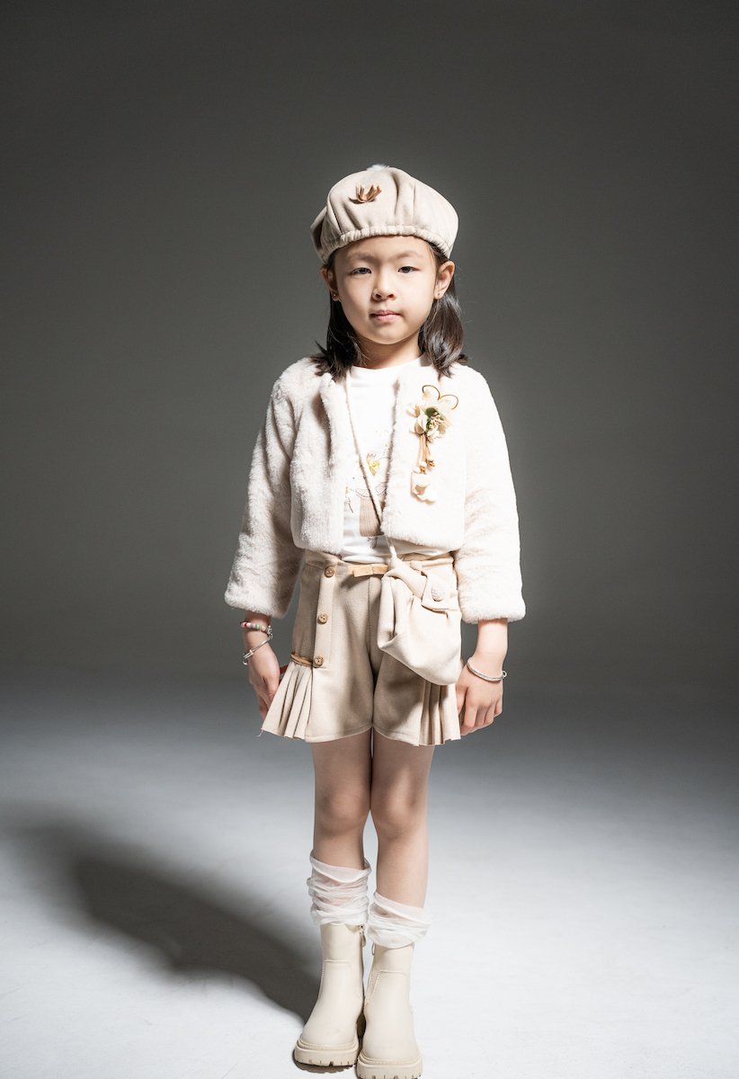 255258 Ebita Σετ μπλούζα σορτς γουνάκι μπερές κορίτσι εκρού